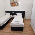 Apartment Fs - Beautiful In The Artistic Part Of