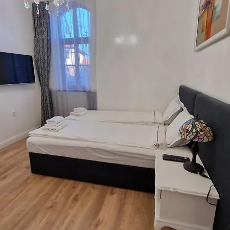 Apartment Fs - Beautiful In The Artistic Part Of