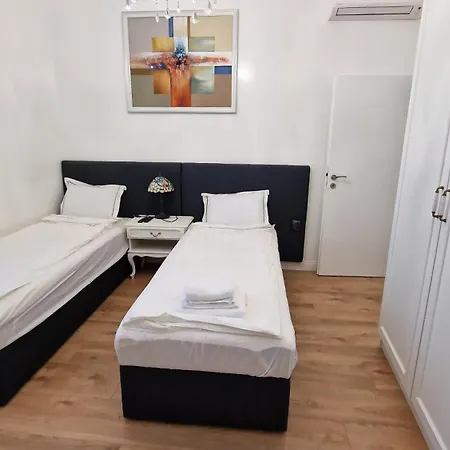 Fs - Beautiful In The Artistic Part Of Appartement *