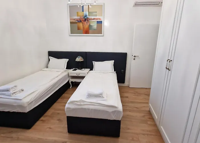 Fs - Beautiful In The Artistic Part Of Apartment *