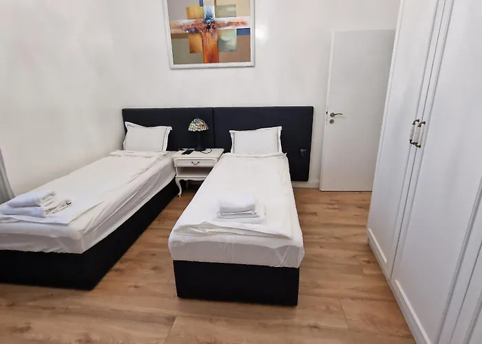 Apartment Fs - Beautiful In The Artistic Part Of